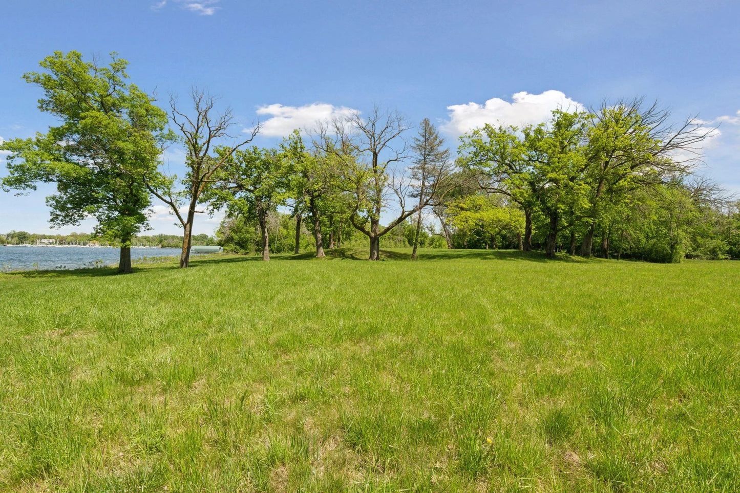 555 Bushaway Road, Wayzata, MN 55391