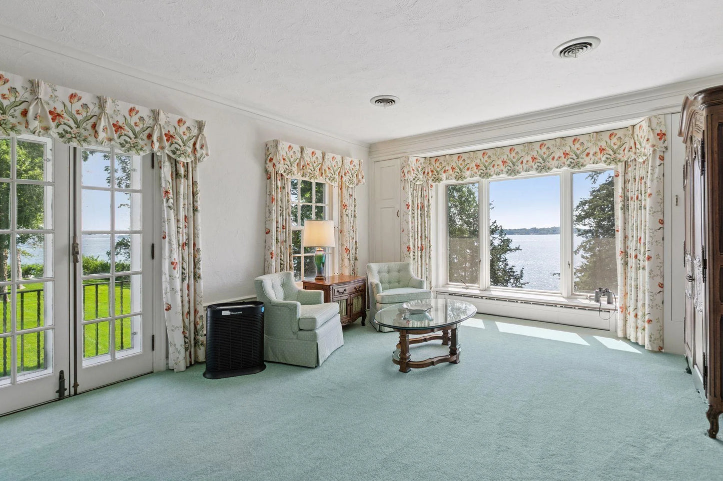 547 Harrington Road, Wayzata, MN 55391
