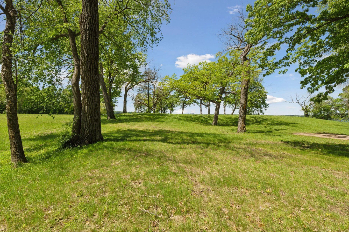 535 Bushaway Road, Wayzata, MN 55391