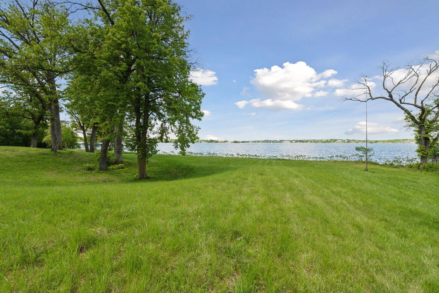 535 Bushaway Road, Wayzata, MN 55391